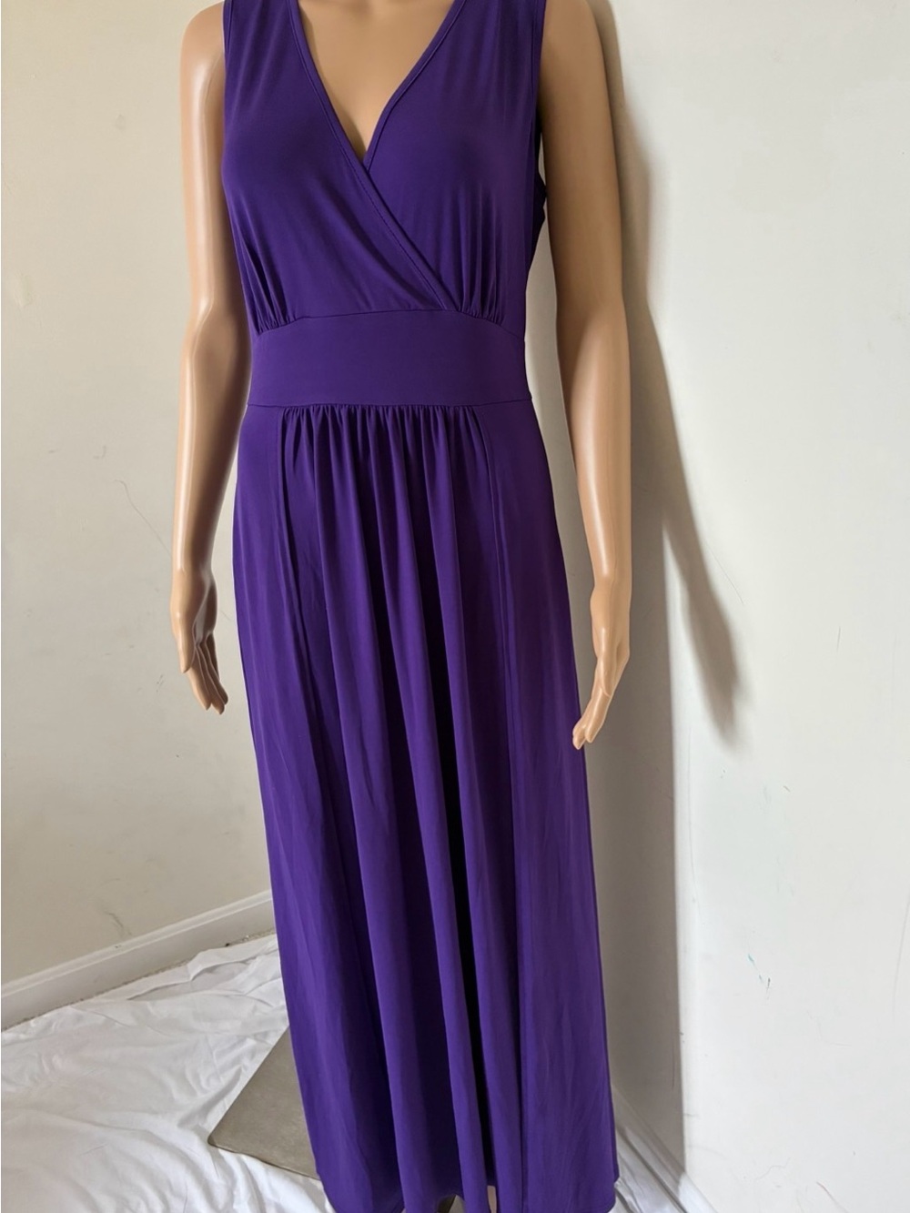 Sleeveless Purple V-Neck Maxi Dress